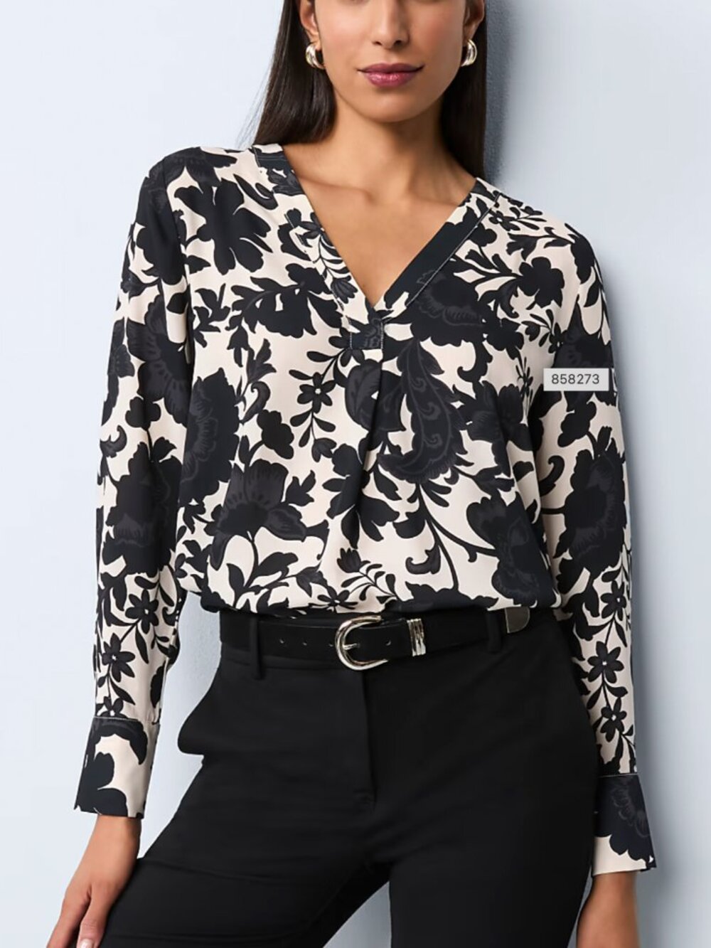 NWOT Ann Taylor Black and White Floral Mixed Media Top Medium Petite